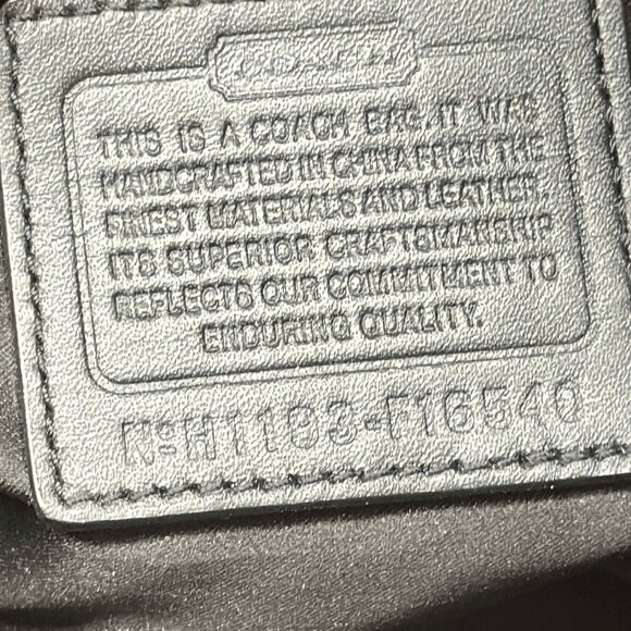 Coach Penelope Signature Carryall - Picture 5 of 9